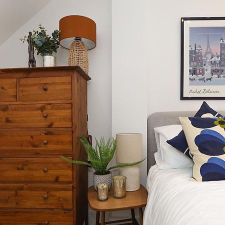 The London Secret, 1 Bed Flat With Patio - Zone 2 Apartment Exterior photo